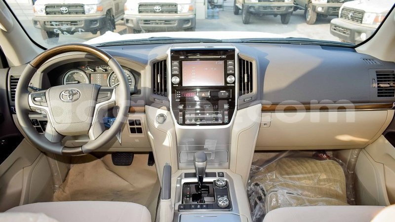 Big with watermark toyota land cruiser somalia import dubai 3928