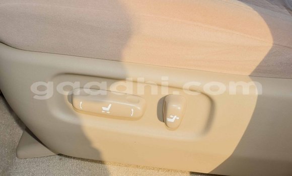 Nunua Imported Toyota Land Cruiser Nyeupe Gari ndani ya Import - Dubai nchini Somalia Nunua Imported Toyota Land Cruiser Nyeupe Gari ndani ya Import - Dubai nchini Somalia