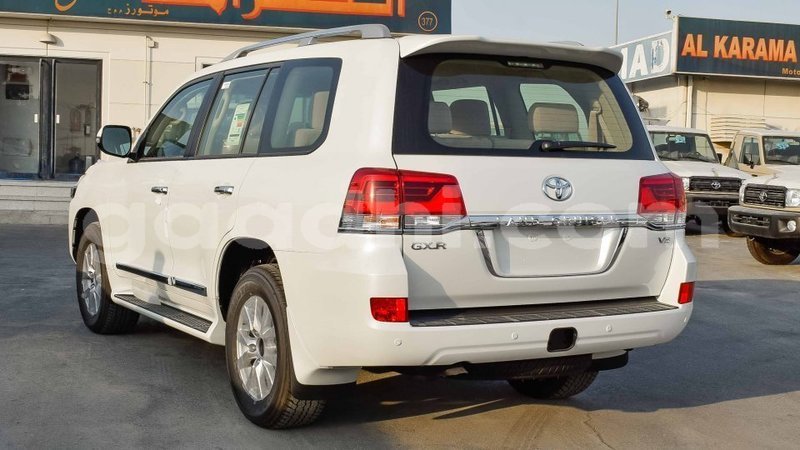 Big with watermark toyota land cruiser somalia import dubai 3928