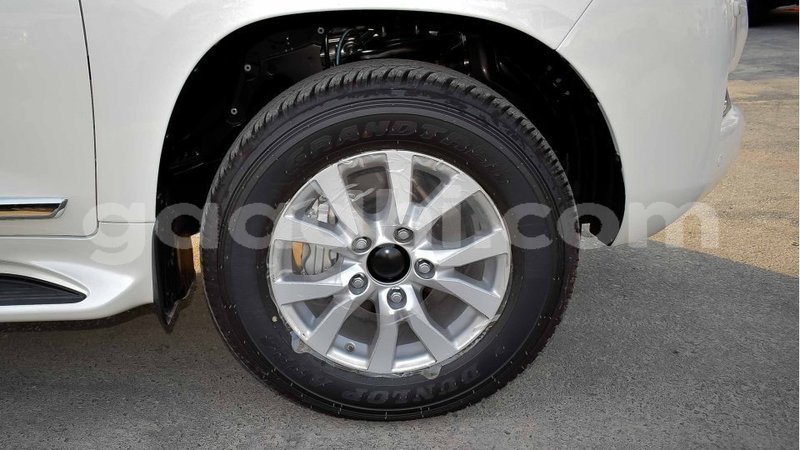 Big with watermark toyota land cruiser somalia import dubai 3928
