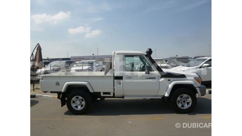 Big with watermark toyota land cruiser somalia import dubai 3933