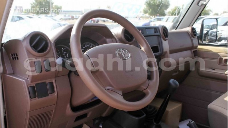 Big with watermark toyota land cruiser somalia import dubai 3935