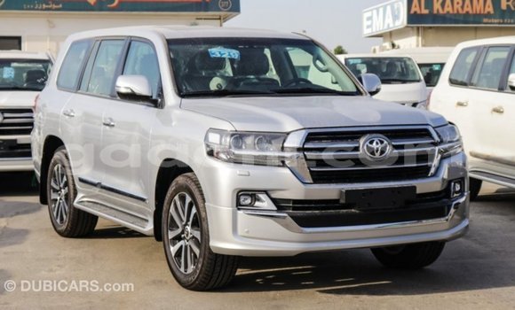 ይግዙ Imported Toyota Land Cruiser ሌላ መኪና በ Import - Dubai በ ሶማሊያ ይግዙ Imported Toyota Land Cruiser ሌላ መኪና በ Import - Dubai በ ሶማሊያ