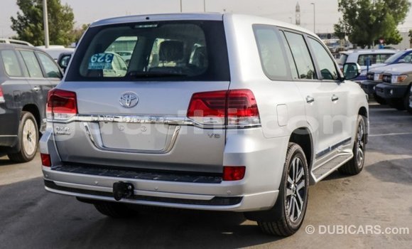 ይግዙ Imported Toyota Land Cruiser ሌላ መኪና በ Import - Dubai በ ሶማሊያ ይግዙ Imported Toyota Land Cruiser ሌላ መኪና በ Import - Dubai በ ሶማሊያ