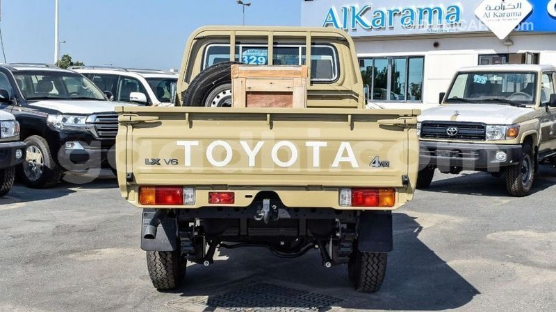 Big with watermark toyota land cruiser somalia import dubai 3937