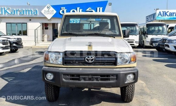 Nunua Imported Toyota Land Cruiser Beige Gari ndani ya Import - Dubai nchini Somalia Nunua Imported Toyota Land Cruiser Beige Gari ndani ya Import - Dubai nchini Somalia
