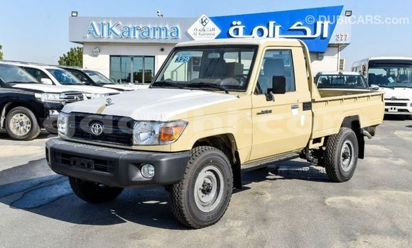 Nunua Imported Toyota Land Cruiser Beige Gari ndani ya Import - Dubai nchini Somalia Nunua Imported Toyota Land Cruiser Beige Gari ndani ya Import - Dubai nchini Somalia