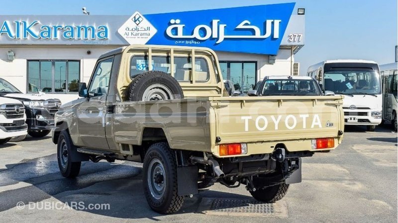 Big with watermark toyota land cruiser somalia import dubai 3938