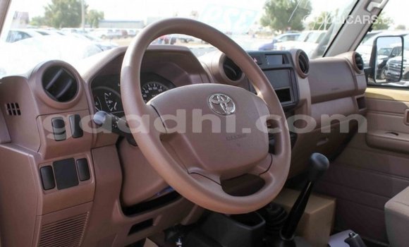 ይግዙ Imported Toyota Land Cruiser Beige መኪና በ Import - Dubai በ ሶማሊያ ይግዙ Imported Toyota Land Cruiser Beige መኪና በ Import - Dubai በ ሶማሊያ