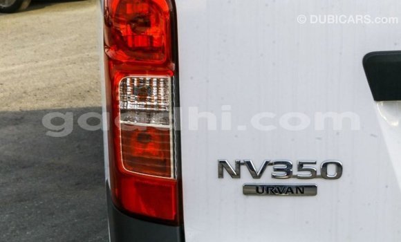Nunua Imported Nissan Urvan Nyeupe Gari ndani ya Import - Dubai nchini Somalia Nunua Imported Nissan Urvan Nyeupe Gari ndani ya Import - Dubai nchini Somalia