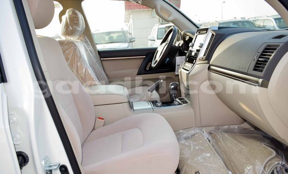 Buy Import Toyota Land Cruiser White Car in Import - Dubai in Somalia Buy Import Toyota Land Cruiser White Car in Import - Dubai in Somalia