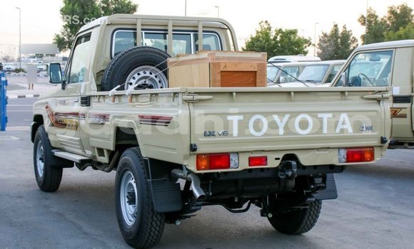 Buy Import Toyota Land Cruiser Beige Car in Import - Dubai in Somalia Buy Import Toyota Land Cruiser Beige Car in Import - Dubai in Somalia