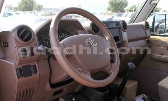 Buy Import Toyota Land Cruiser Beige Car in Import - Dubai in Somalia Buy Import Toyota Land Cruiser Beige Car in Import - Dubai in Somalia
