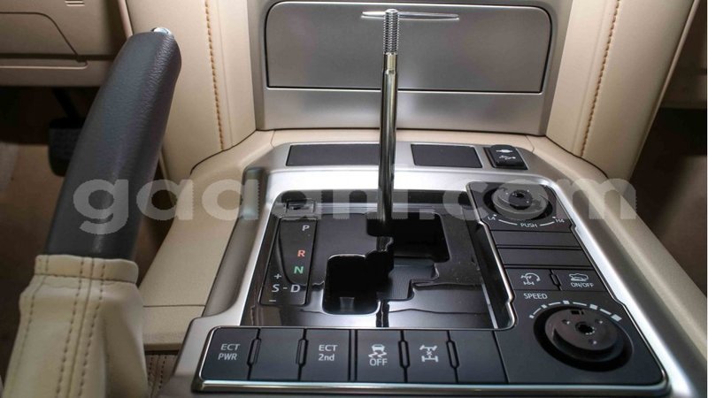 Big with watermark toyota land cruiser somalia import dubai 3953