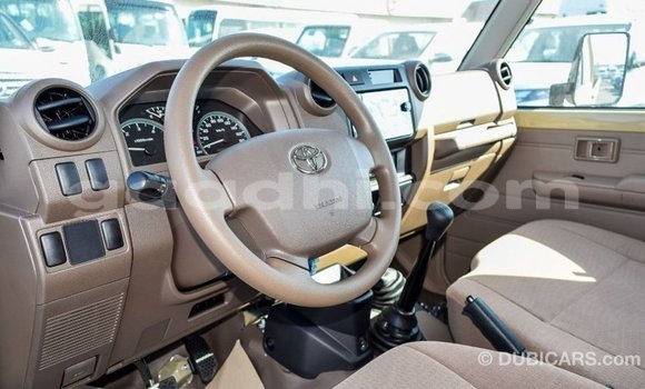 Buy Import Toyota Land Cruiser Beige Car in Import - Dubai in Somalia Buy Import Toyota Land Cruiser Beige Car in Import - Dubai in Somalia