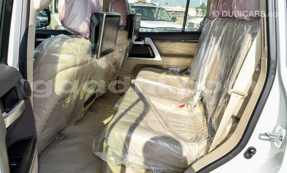 Buy Import Toyota Land Cruiser White Car in Import - Dubai in Somalia Buy Import Toyota Land Cruiser White Car in Import - Dubai in Somalia