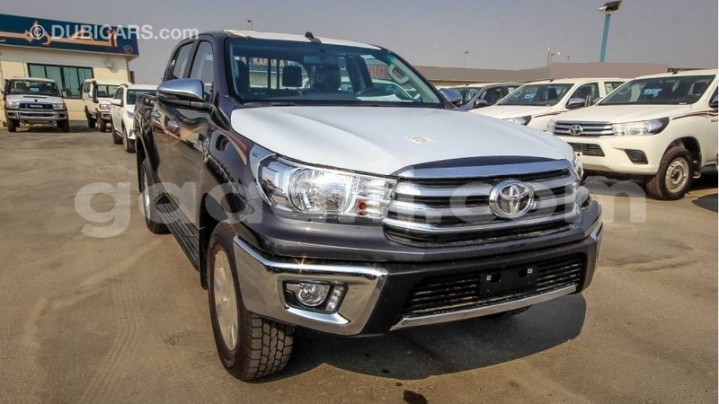 Big with watermark toyota hilux somalia import dubai 3964