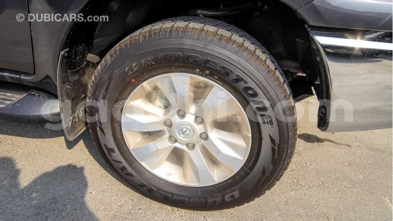 Big with watermark toyota hilux somalia import dubai 3964