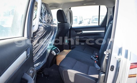 Nunua Imported Toyota Hilux Nyingine Gari ndani ya Import - Dubai nchini Somalia Nunua Imported Toyota Hilux Nyingine Gari ndani ya Import - Dubai nchini Somalia