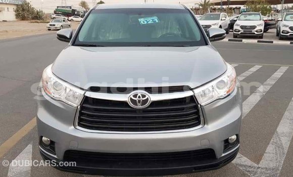 ይግዙ Imported Toyota Highlander ሌላ መኪና በ Import - Dubai በ ሶማሊያ ይግዙ Imported Toyota Highlander ሌላ መኪና በ Import - Dubai በ ሶማሊያ