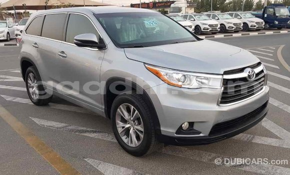 ይግዙ Imported Toyota Highlander ሌላ መኪና በ Import - Dubai በ ሶማሊያ ይግዙ Imported Toyota Highlander ሌላ መኪና በ Import - Dubai በ ሶማሊያ