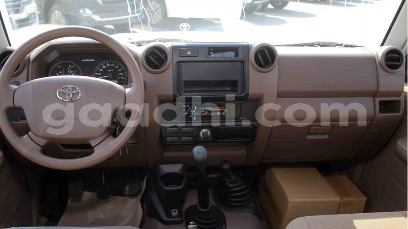 Big with watermark toyota land cruiser somalia import dubai 3969