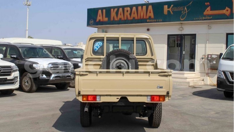 Big with watermark toyota land cruiser somalia import dubai 3969