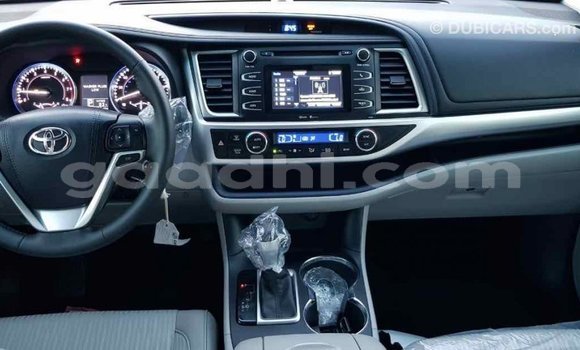 ይግዙ Imported Toyota Highlander ሌላ መኪና በ Import - Dubai በ ሶማሊያ ይግዙ Imported Toyota Highlander ሌላ መኪና በ Import - Dubai በ ሶማሊያ