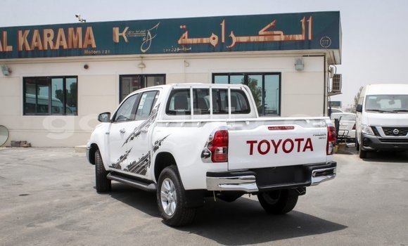 Nunua Imported Toyota Hilux Nyeupe Gari ndani ya Import - Dubai nchini Somalia Nunua Imported Toyota Hilux Nyeupe Gari ndani ya Import - Dubai nchini Somalia