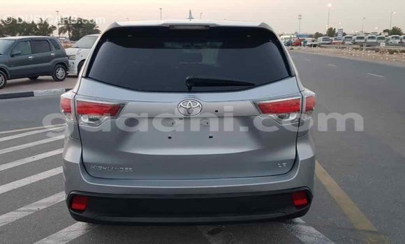 ይግዙ Imported Toyota Highlander ሌላ መኪና በ Import - Dubai በ ሶማሊያ ይግዙ Imported Toyota Highlander ሌላ መኪና በ Import - Dubai በ ሶማሊያ