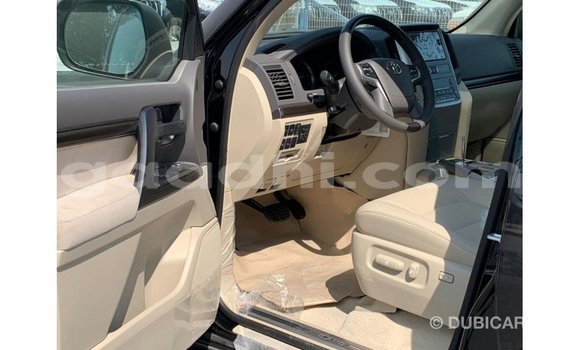 Nunua Imported Toyota Land Cruiser Nyeusi Gari ndani ya Import - Dubai nchini Somalia Nunua Imported Toyota Land Cruiser Nyeusi Gari ndani ya Import - Dubai nchini Somalia