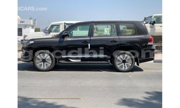 Nunua Imported Toyota Land Cruiser Nyeusi Gari ndani ya Import - Dubai nchini Somalia Nunua Imported Toyota Land Cruiser Nyeusi Gari ndani ya Import - Dubai nchini Somalia