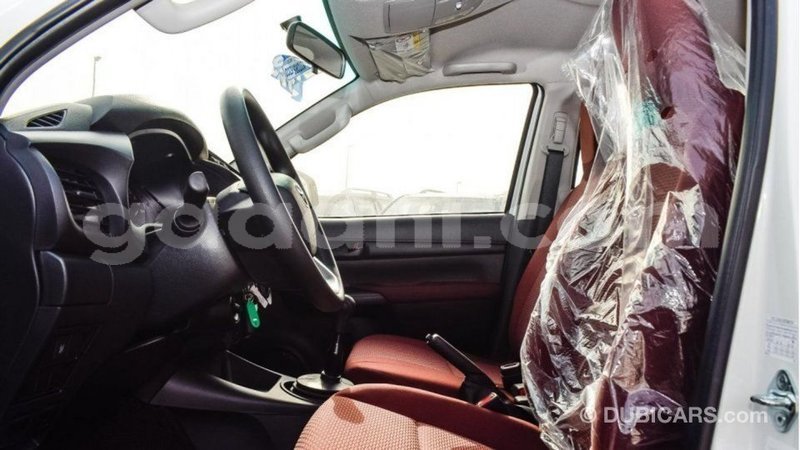 Big with watermark toyota hilux somalia import dubai 3984