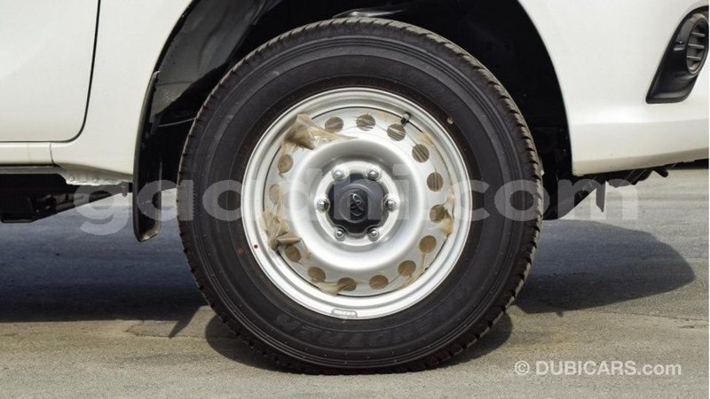 Big with watermark toyota hilux somalia import dubai 3984