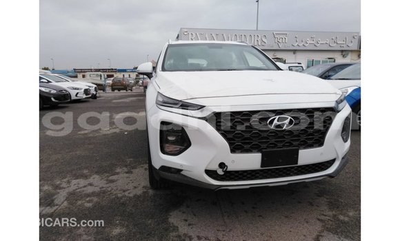 Acheter Import Voiture Hyundai Santa Fe Blanc à Import - Dubai, Somalie Acheter Import Voiture Hyundai Santa Fe Blanc à Import - Dubai, Somalie