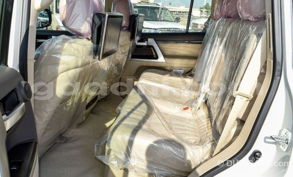 Buy Import Toyota Land Cruiser White Car in Import - Dubai in Somalia Buy Import Toyota Land Cruiser White Car in Import - Dubai in Somalia