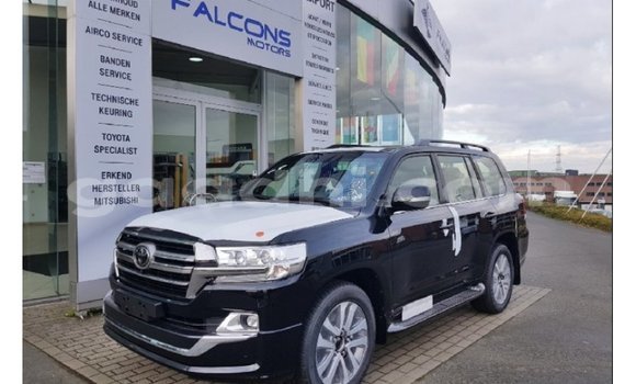 Imported Toyota Land Cruiser Black Makiinaa iti Import - Dubai keessatti Somalia keessatti Imported Toyota Land Cruiser Black Makiinaa iti Import - Dubai keessatti Somalia keessatti