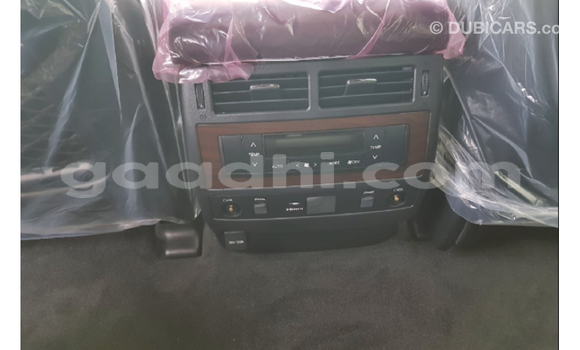 Imported Toyota Land Cruiser Black Makiinaa iti Import - Dubai keessatti Somalia keessatti Imported Toyota Land Cruiser Black Makiinaa iti Import - Dubai keessatti Somalia keessatti