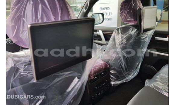Imported Toyota Land Cruiser Black Makiinaa iti Import - Dubai keessatti Somalia keessatti Imported Toyota Land Cruiser Black Makiinaa iti Import - Dubai keessatti Somalia keessatti