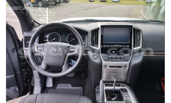 Imported Toyota Land Cruiser Black Makiinaa iti Import - Dubai keessatti Somalia keessatti Imported Toyota Land Cruiser Black Makiinaa iti Import - Dubai keessatti Somalia keessatti