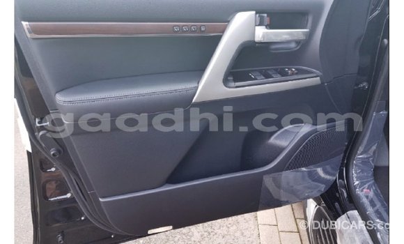 Imported Toyota Land Cruiser Black Makiinaa iti Import - Dubai keessatti Somalia keessatti Imported Toyota Land Cruiser Black Makiinaa iti Import - Dubai keessatti Somalia keessatti