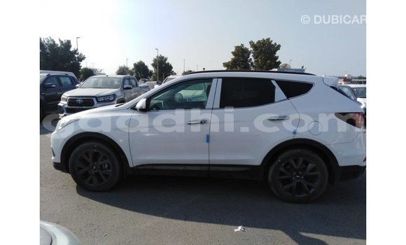 اشتري Imported Hyundai Santa Fe أبيض سيارة في Import - Dubai في الصومال اشتري Imported Hyundai Santa Fe أبيض سيارة في Import - Dubai في الصومال
