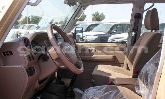 Buy Import Toyota Land Cruiser Beige Car in Import - Dubai in Somalia Buy Import Toyota Land Cruiser Beige Car in Import - Dubai in Somalia