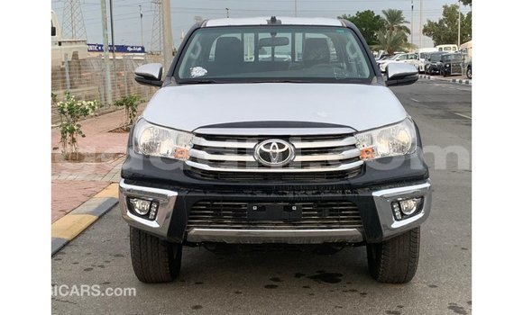 Imported Toyota Hilux Black Makiinaa iti Import - Dubai keessatti Somalia keessatti Imported Toyota Hilux Black Makiinaa iti Import - Dubai keessatti Somalia keessatti