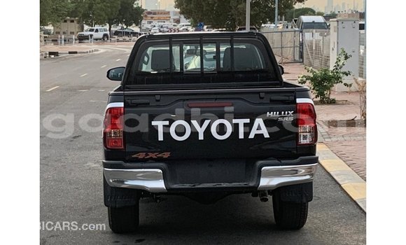 Imported Toyota Hilux Black Makiinaa iti Import - Dubai keessatti Somalia keessatti Imported Toyota Hilux Black Makiinaa iti Import - Dubai keessatti Somalia keessatti