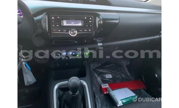 Imported Toyota Hilux Black Makiinaa iti Import - Dubai keessatti Somalia keessatti Imported Toyota Hilux Black Makiinaa iti Import - Dubai keessatti Somalia keessatti