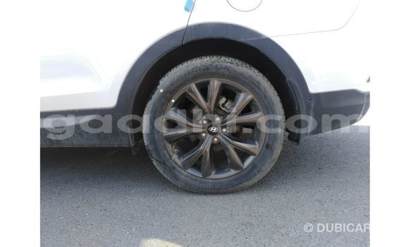 اشتري Imported Hyundai Santa Fe أبيض سيارة في Import - Dubai في الصومال اشتري Imported Hyundai Santa Fe أبيض سيارة في Import - Dubai في الصومال