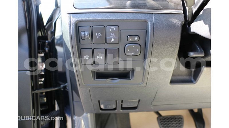 Big with watermark toyota land cruiser somalia import dubai 4006