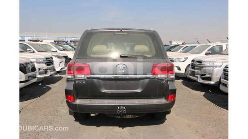 Big with watermark toyota land cruiser somalia import dubai 4007