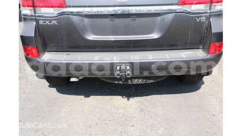 Big with watermark toyota land cruiser somalia import dubai 4007